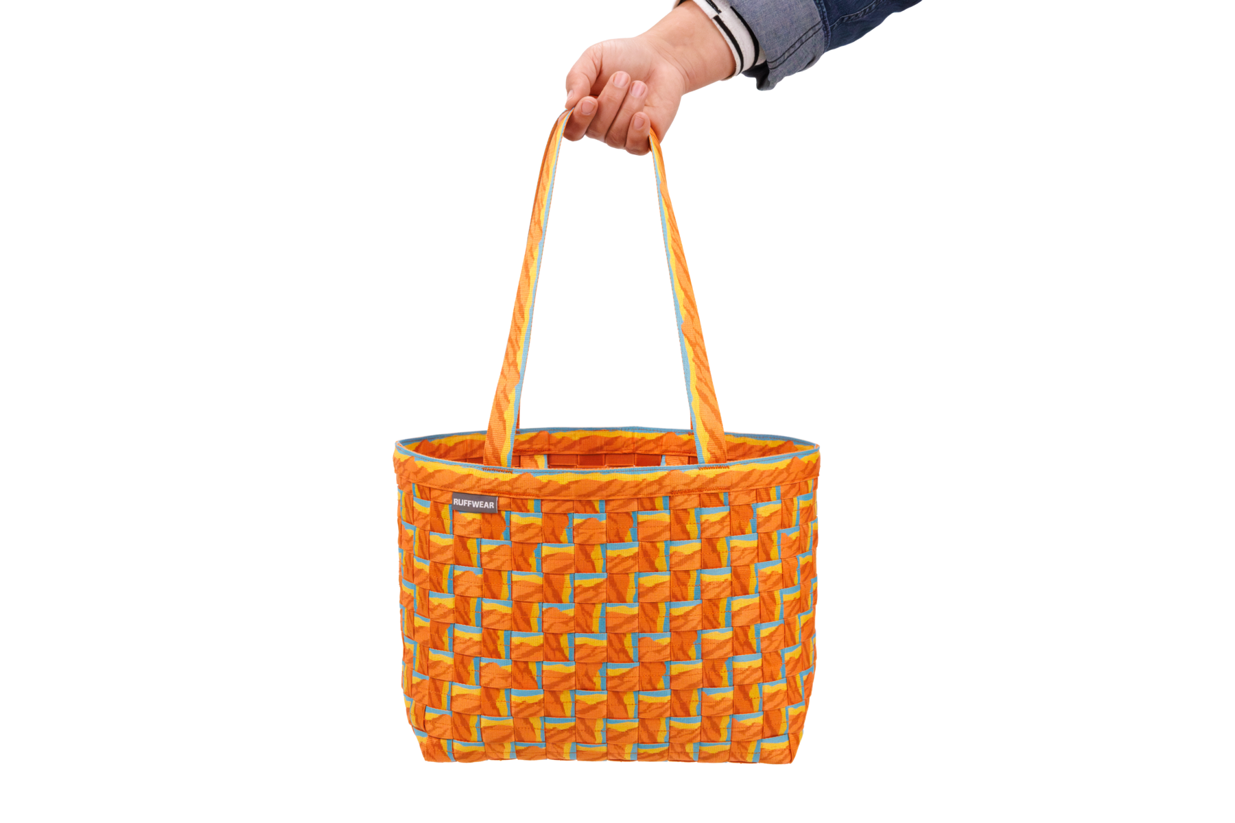 CompressedPNG-3689_Tote-Bag_Fall-Mountains_Holding-handles_STUDIO.png