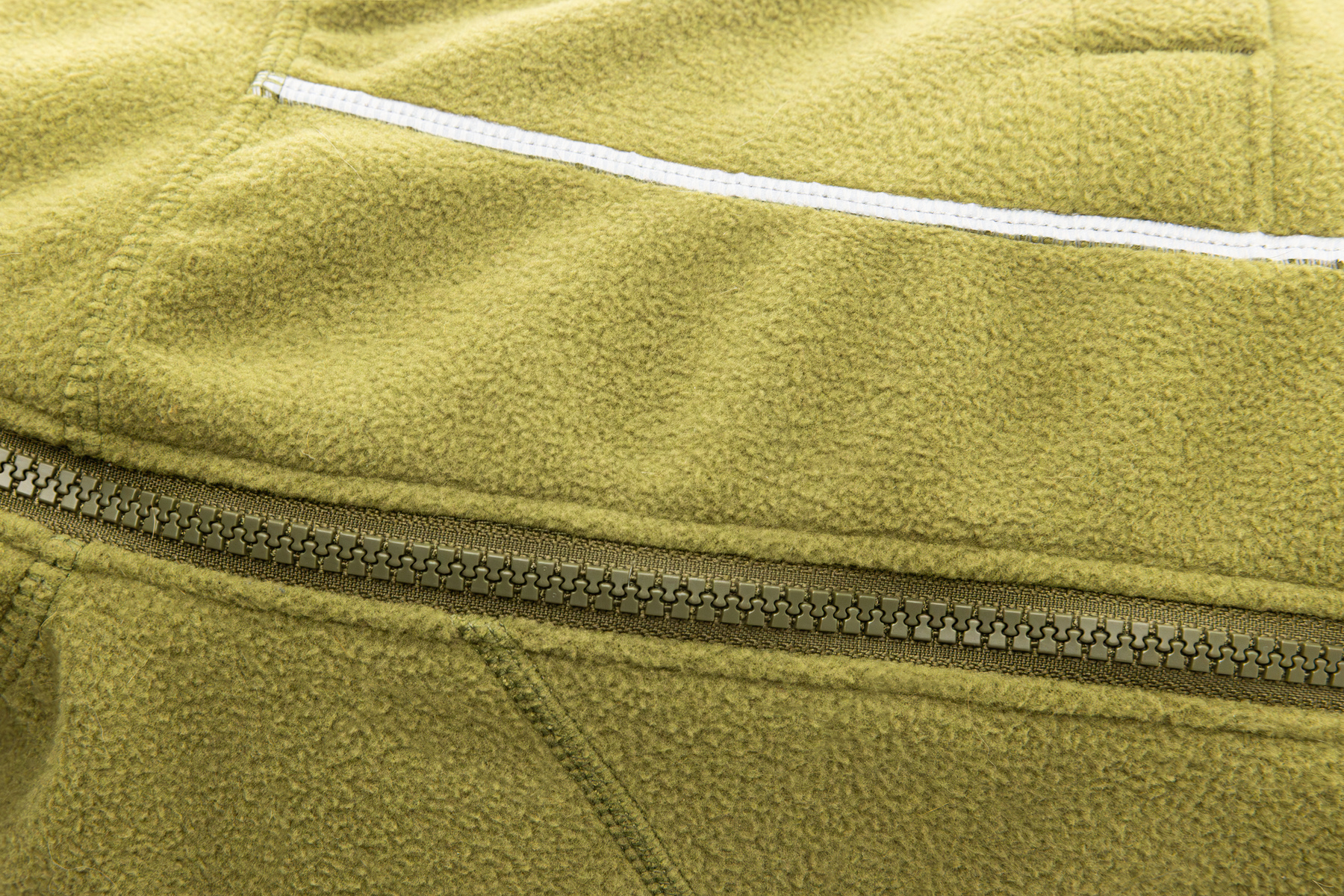 Compressed_PNG-05504_Climate-Changer-Jacket_Cedar-Green_Detail_STUDIO.png